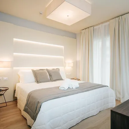 Touring Hotel apartamentowy 4*