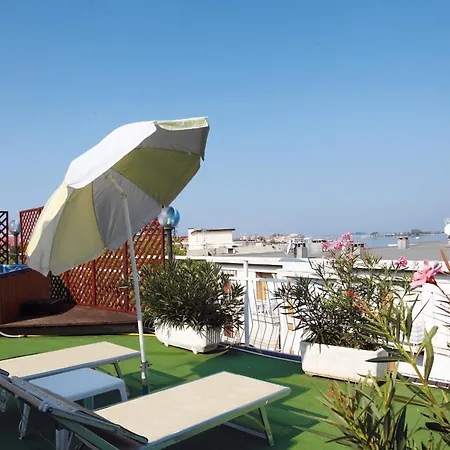 Отель Touring 4*