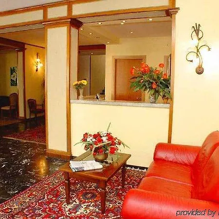 Touring 4* غرادو