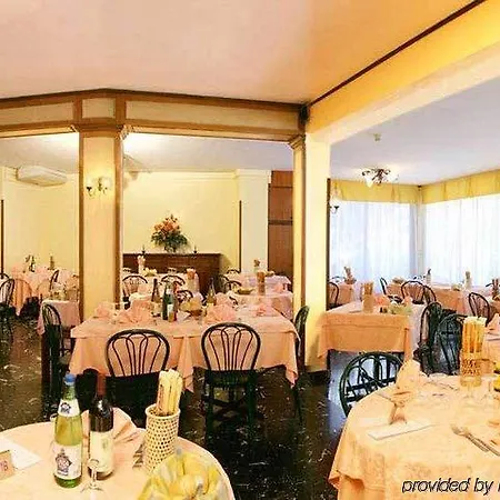 Touring Hotel