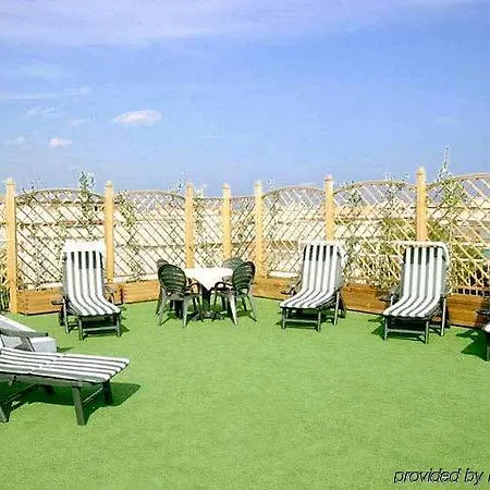 Touring ホテル 4*