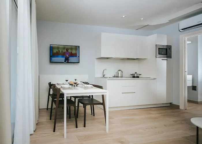 Touring Ξενοδοχείο με διαμερίσματα 4*