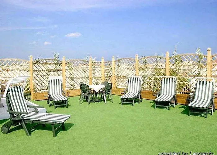 Touring Ξενοδοχείο με διαμερίσματα 4*